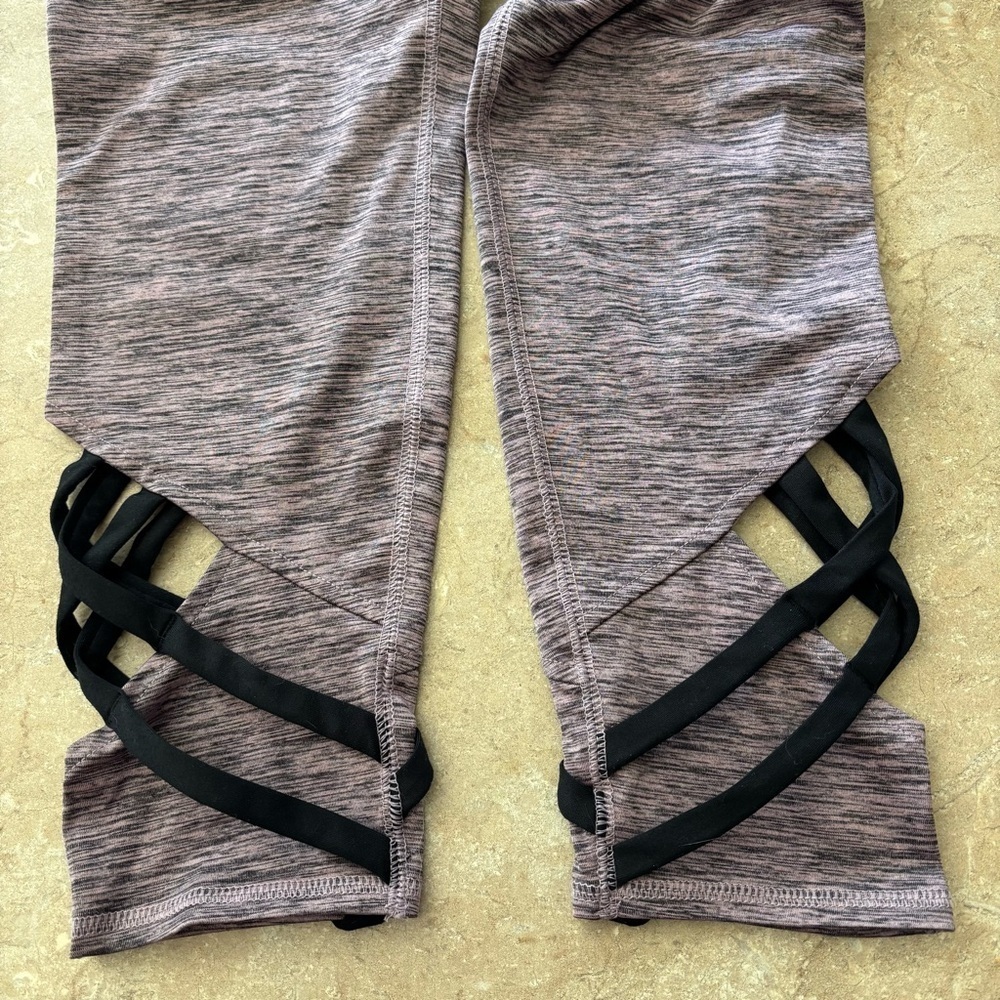 Maurices in Motion Purple Cut Out Printed Athletic Leggings Size L - Picture 3 of 5